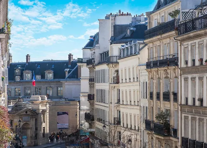 Le Beau Marais - Luxury Apartments, Air Cond, Lift